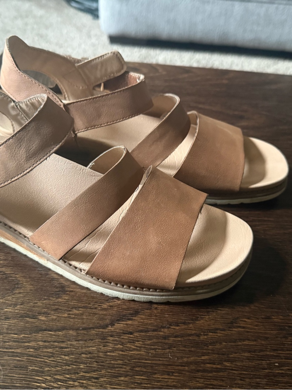 Dr. Scholl's Women's Tan Strappy Wedge Sandals